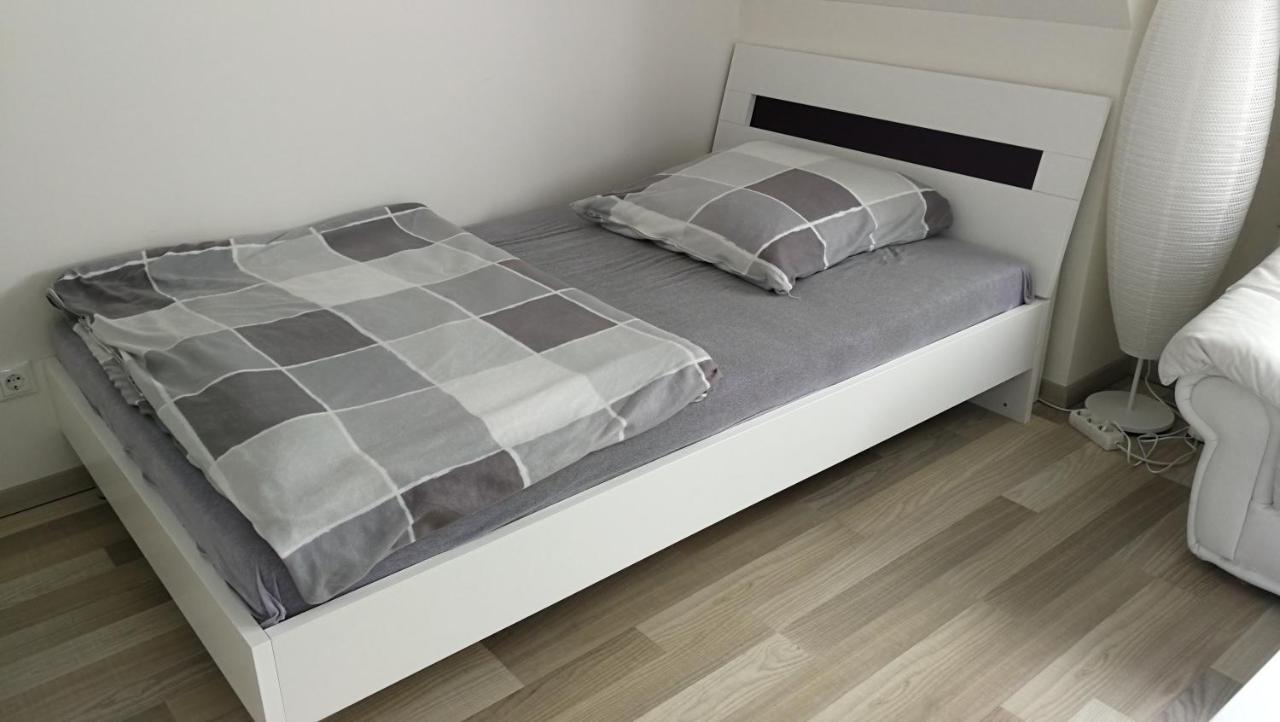 Muenchen Waldperlach Ruhig Und Sehr Schoene Wohnung מראה חיצוני תמונה